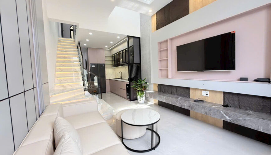 z6944928993326_7d346e3745ae7ed317d6736a184aa282