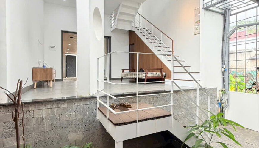 z6944962436589_dbf877a2dc1bc2beecd5bb1cd04b971b