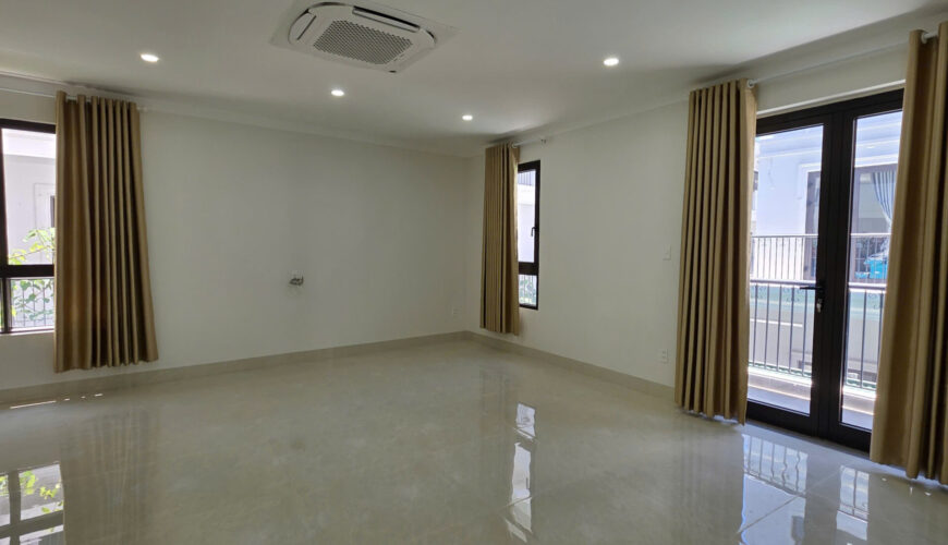 M033 cho thue nha ecocity (11)