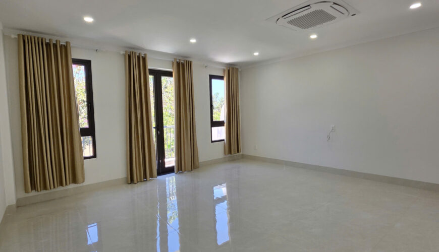 M033 cho thue nha ecocity (9)